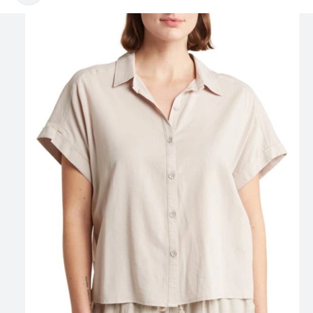 Splendid Ivory Button-Up Blouse
